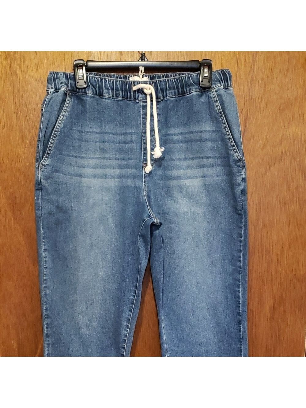 NWT Angels Jogger Pull-On Jeans in Medium Blue Wash